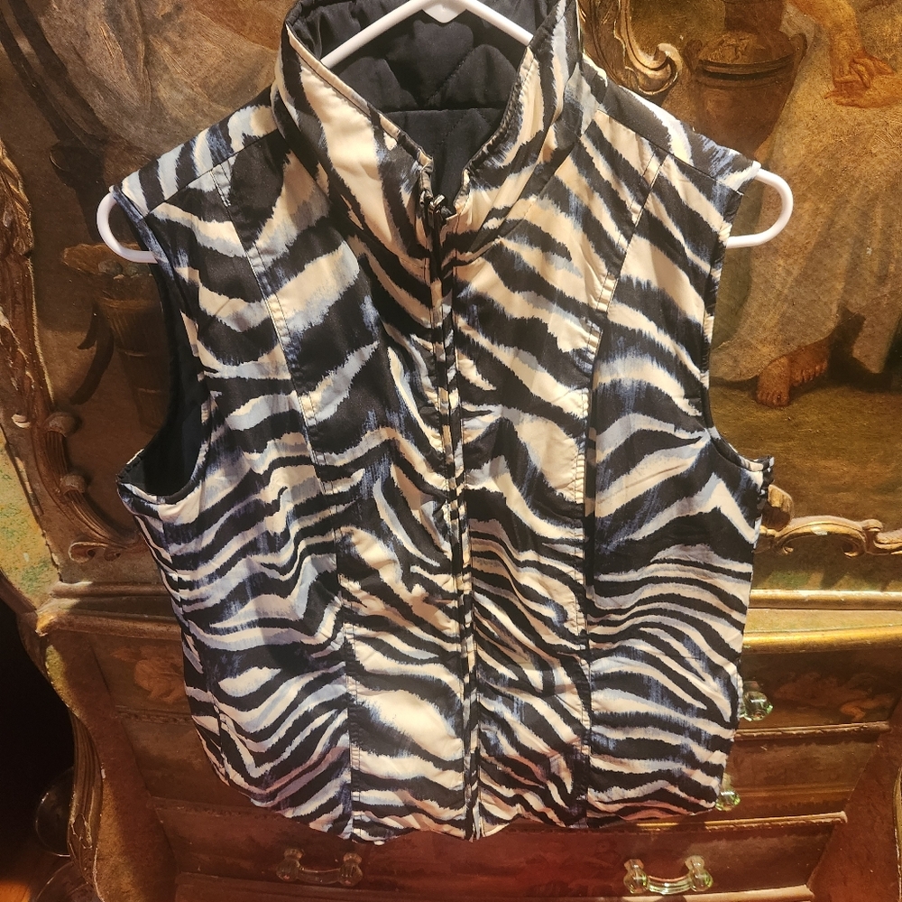 Reversible From Navy To Zebra Print Sleeveless Puffer Vest SZ L
